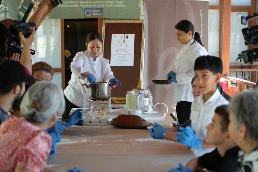 Antalya’da Nineden Toruna Miras: Gülüklü Çorbası Buluşması