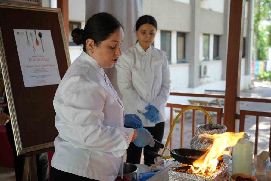 Antalya’da Nineden Toruna Miras: Gülüklü Çorbası Buluşması