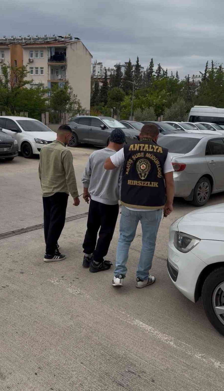 Antalya’da Son 2 Haftada Bin 316 Aranan Şahıs Yakalandı