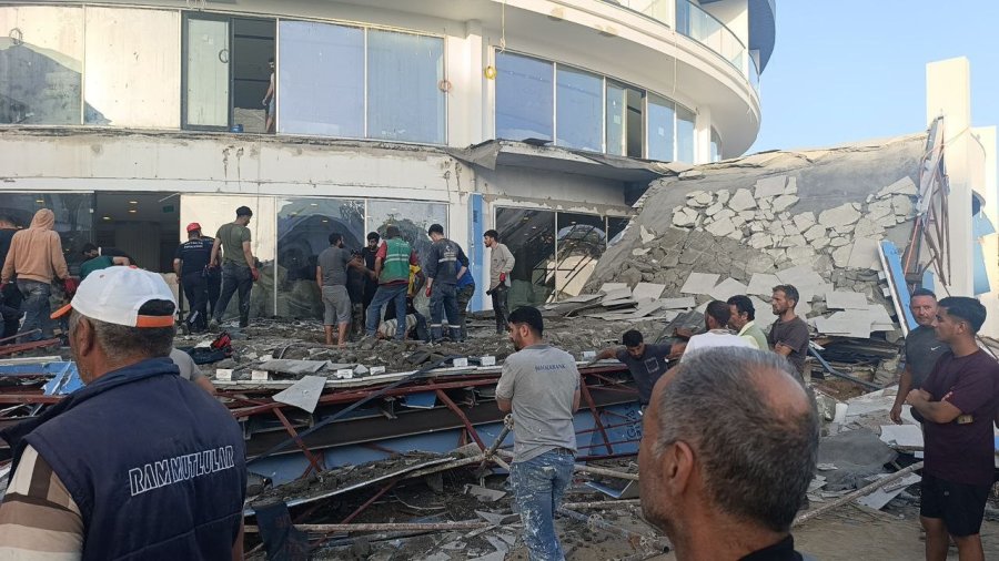 Antalya’da Otel İnşaatının Balkonu Göçtü: İşçiler Canını Son Anda Kurtardı