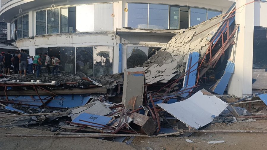 Antalya’da Otel İnşaatının Balkonu Göçtü: İşçiler Canını Son Anda Kurtardı