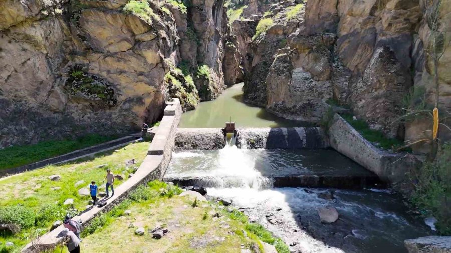 Niğde’nin Saklı Cenneti ’dipsiz Kanyon’ Havadan Görüntülendi