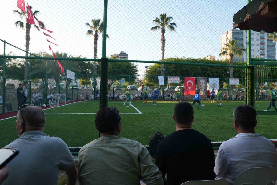 Erdemli’de Kurumlar Arası ’futbol Turnuvası’ Başladı