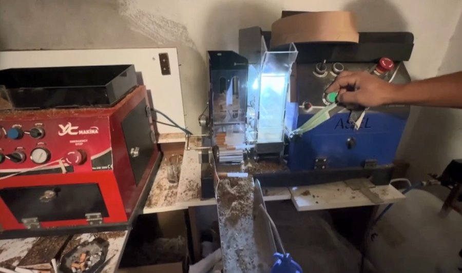 Evi Kaçak Sigara Üretim Merkezi Yapmışlar: 2 Gözaltı