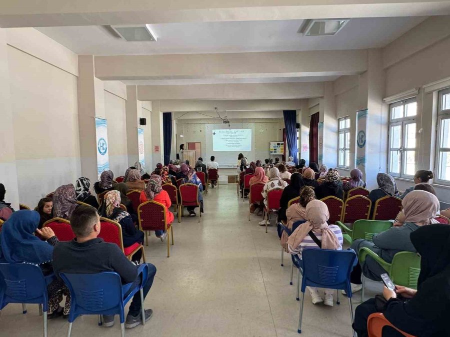 Velilere Sağlıklı Yaşam Ve Beslenme Eğitimi Verildi