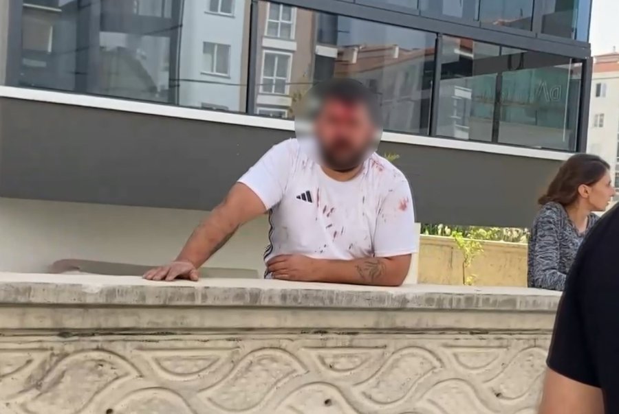 Aksaray’da Kaza Yeri Savaş Alanına Döndü: 2’si Silahla 8 Kişi Yaralandı