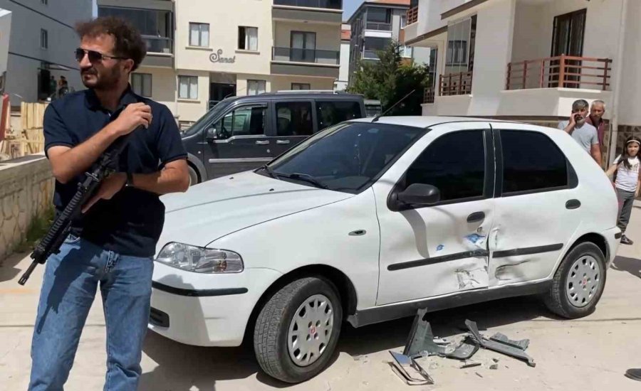 Aksaray’da Kaza Yeri Savaş Alanına Döndü: 2’si Silahla 8 Kişi Yaralandı