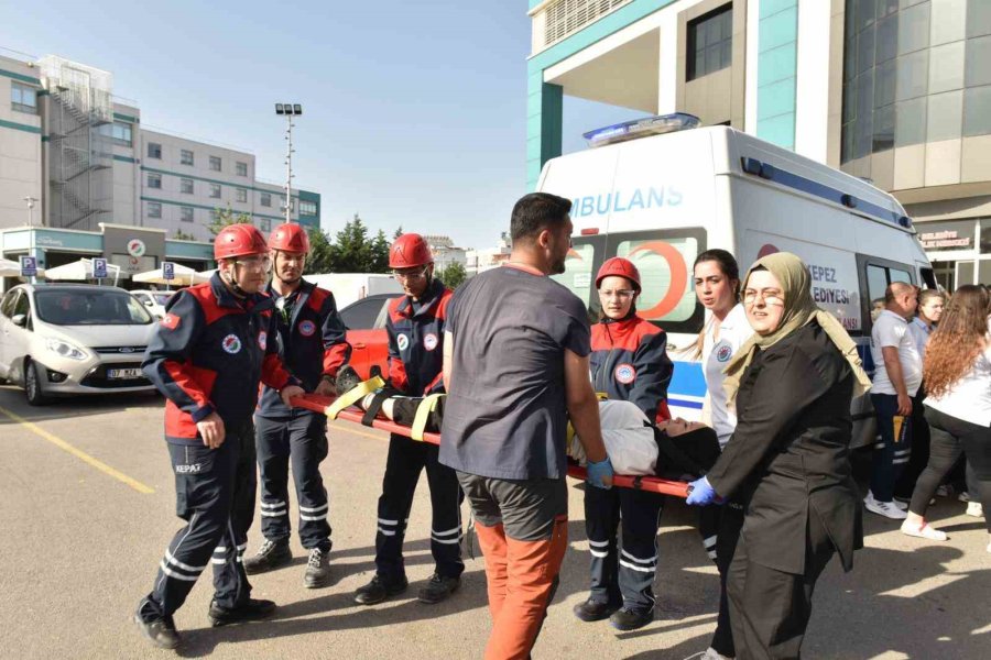 Kepez Belediyesi’nden Gerçeğini Aratmayan Deprem Tatbikatı