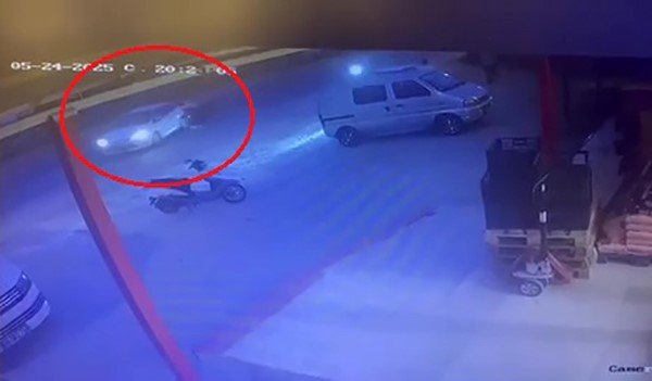 Manavgat’ta Motosiklet Otomobile Çarptı: 1 Yaralı