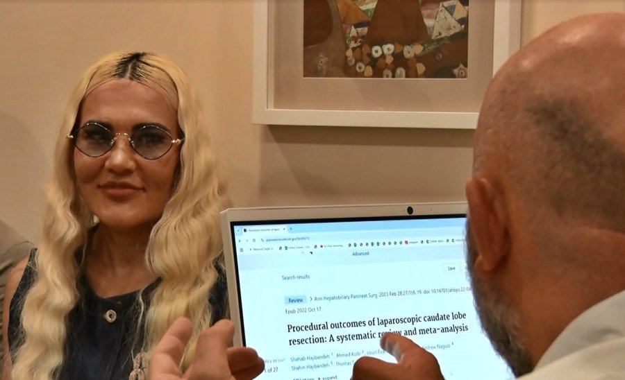 Kanseri Yenmek İçin Türkiye’yi Seçen Ukraynalı Modele ‘1 Cm’ Delikten Gelen Şifa