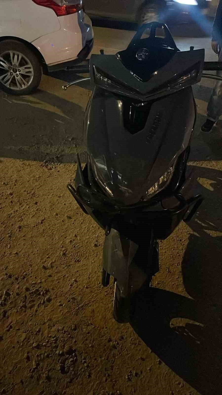 Manavgat’ta Motosiklet Otomobile Çarptı: 1 Yaralı