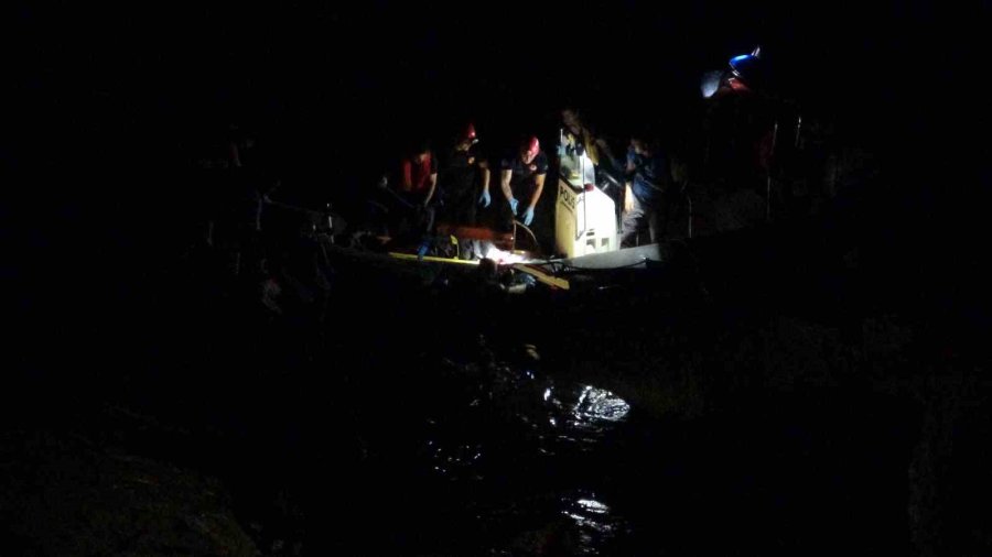 30 Metrelik Falezlerden Düşen Adam Hayatını Kaybetti