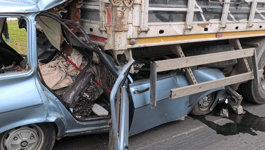 Aksaray’da Otomobil Tırın Altına Girdi: 1 Ağır Yaralı