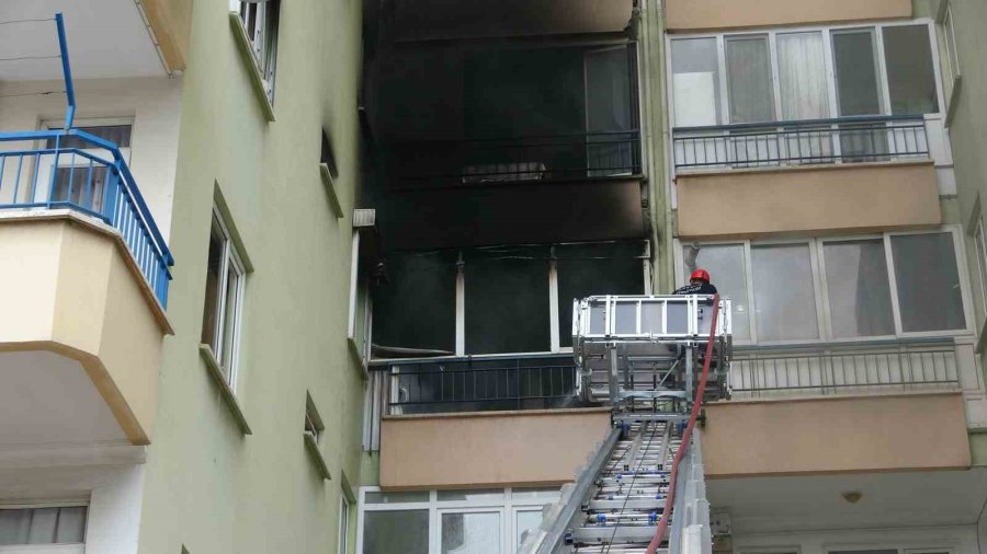 Antalya’da 15 Katlı Apartmanda Çıkan Yangında Adeta Can Pazarı Yaşandı