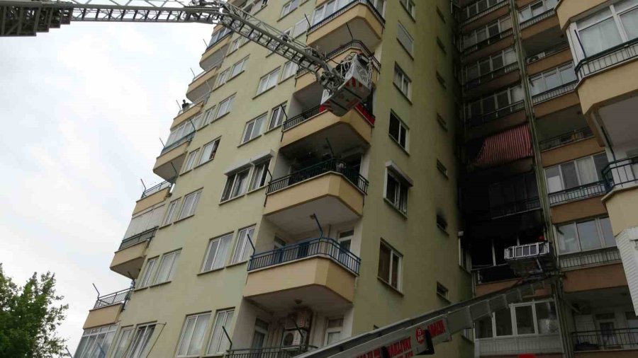 Antalya’da 15 Katlı Apartmanda Çıkan Yangında Adeta Can Pazarı Yaşandı