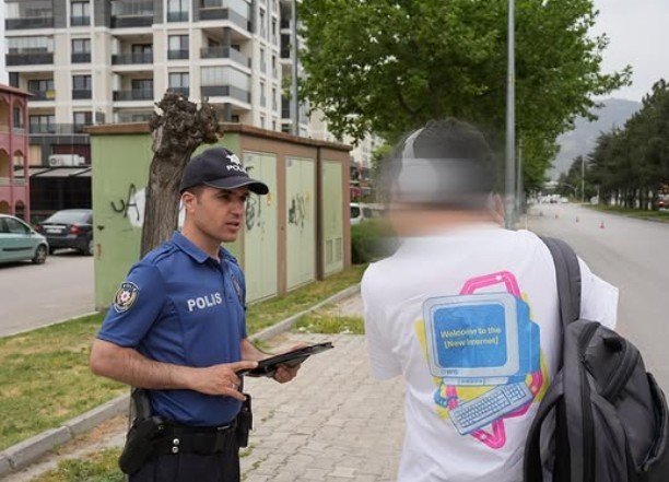Isparta’da Asayiş Ve Trafik Uygulamasında 10 Araç Sürücüsüne Ceza