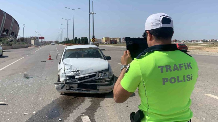 Karaman’da Trafik Kazası: 2 Yaralı