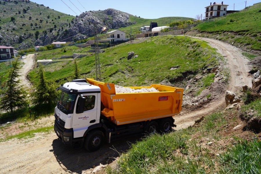 Konyaaltı’nda Yayla Yolları Onarılıyor