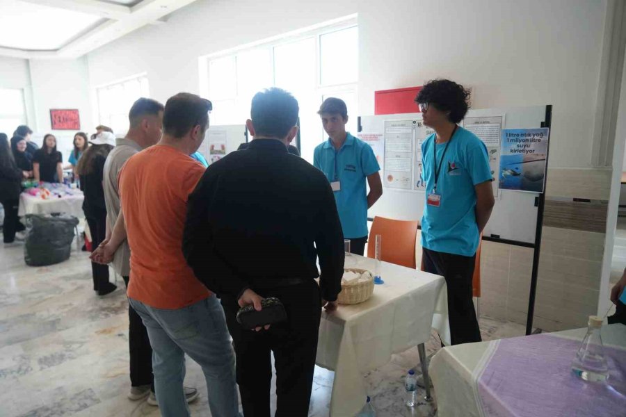 Niğde’de Öğrenciler Geliştirdikleri Faydalı Projeleri Tanıttı