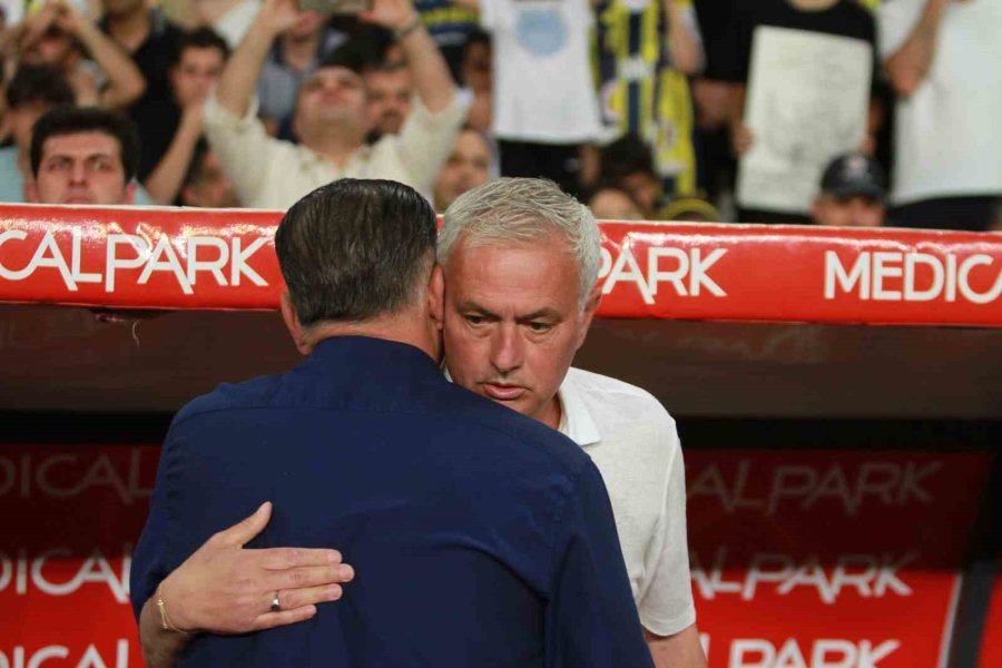 Trendyol Süper Lig: Hatayspor: 1 - Fenerbahçe: 1 (ilk Yarı)