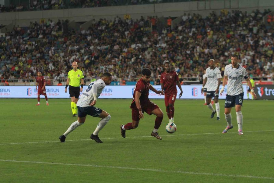 Trendyol Süper Lig: Hatayspor: 1 - Fenerbahçe: 1 (ilk Yarı)