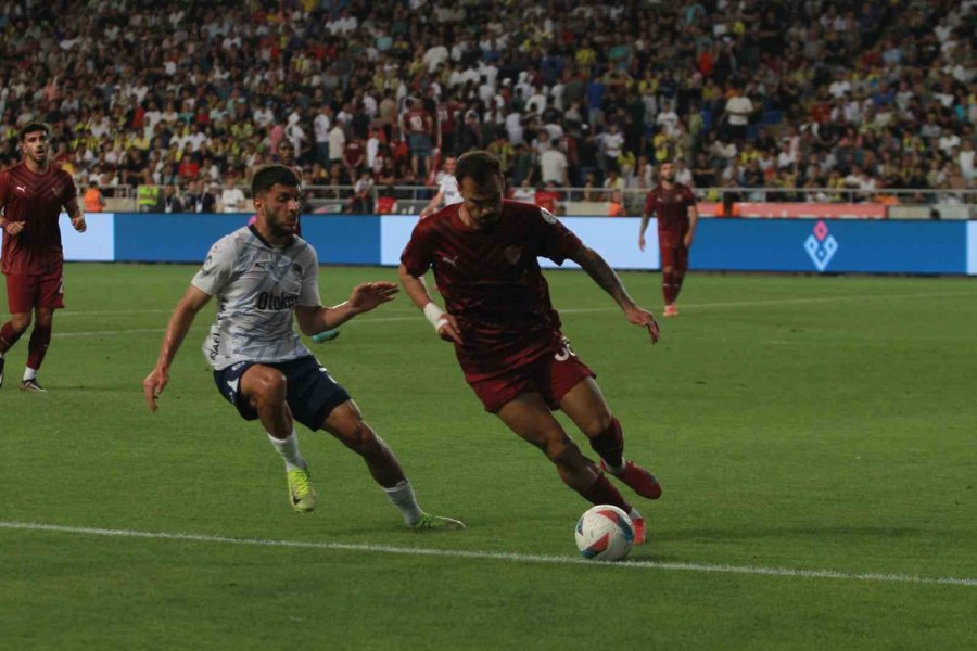Trendyol Süper Lig: Hatayspor: 1 - Fenerbahçe: 1 (ilk Yarı)