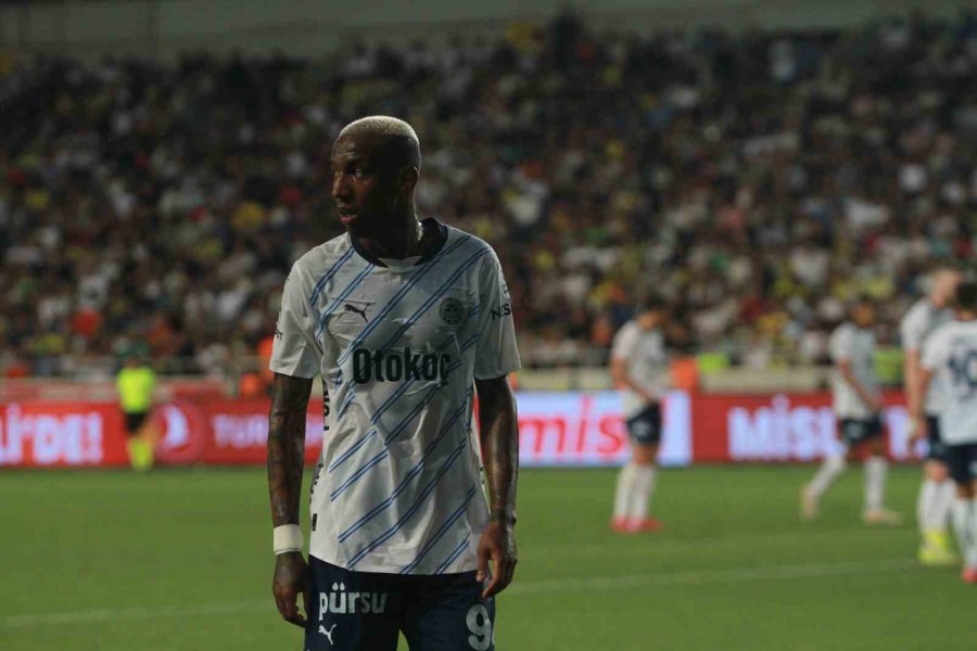 Trendyol Süper Lig: Hatayspor: 1 - Fenerbahçe: 1 (ilk Yarı)