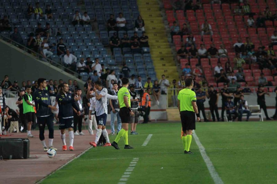 Trendyol Süper Lig: Hatayspor: 1 - Fenerbahçe: 1 (ilk Yarı)