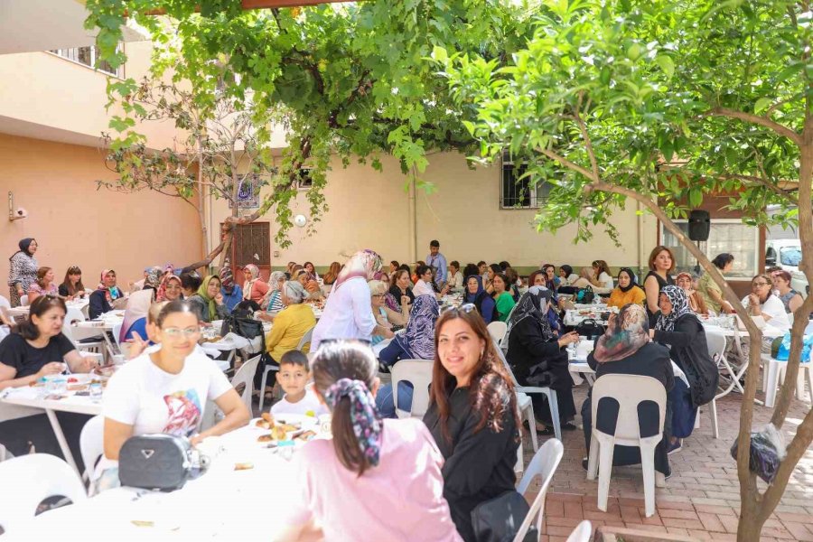 Alanya’da Kadın Politikaları Ve Aile Destek Merkezi Kadınların Yanında