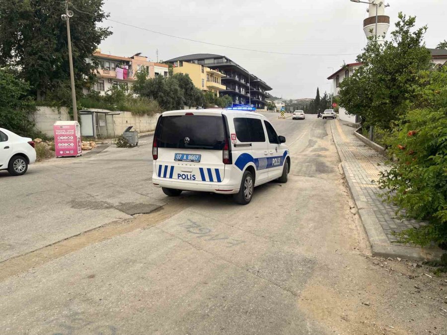 Köy Ekmeği Yapan Kadınlar, Ateşi Söndürmeden Gidince Boş Bina Alev Aldı