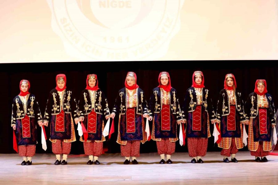Geçmişten Günümüze Niğde Motifleri Defilesi Düzenlendi
