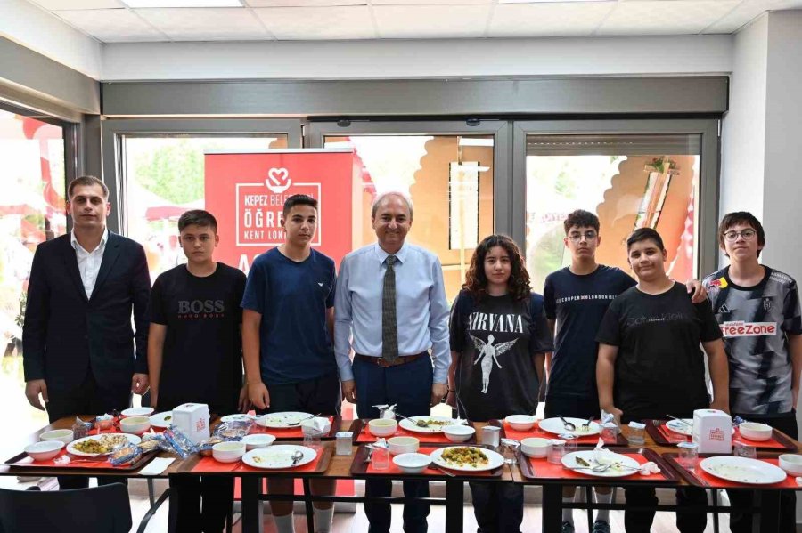 Kepez’de Öğrenci Kent Lokantası Hizmete Girdi