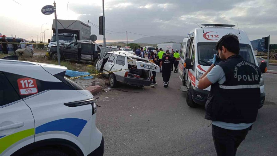 Konya’da Otomobil İle Kamyonet Çarpıştı, Yaşlı Çift Hayatını Kaybetti