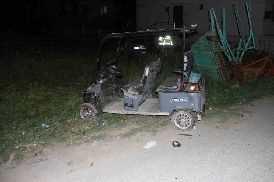 Konya’da Elektrikli Golf Aracı İle Otomobil Çarpıştı: 3 Yaralı