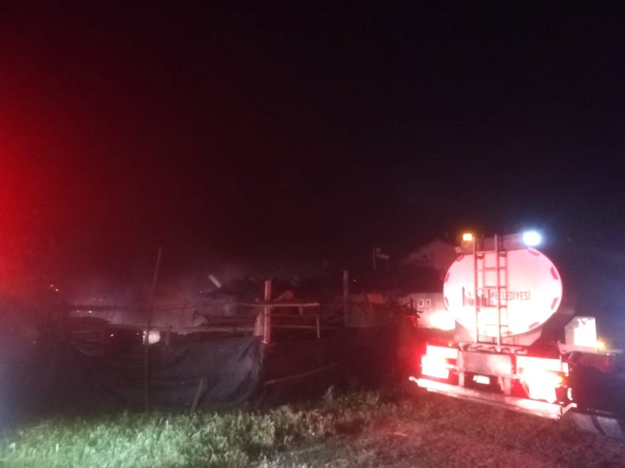 Konya’da Yangında Bir Ev Ve Ahır Kül Oldu