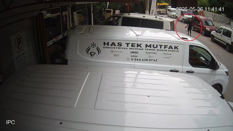 Kapkaça Uğrayan Alman Turist, Manavgat Sokaklarında Hırsız Kovaladı