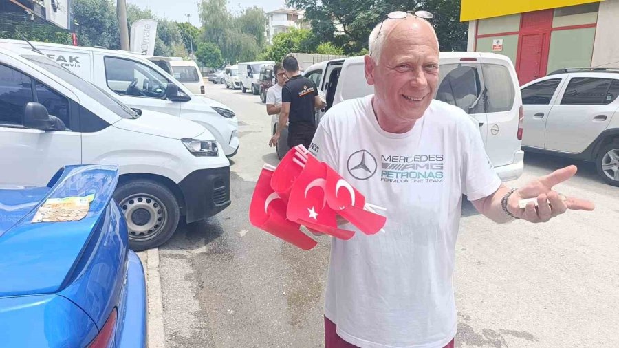 Kapkaça Uğrayan Alman Turist, Manavgat Sokaklarında Hırsız Kovaladı