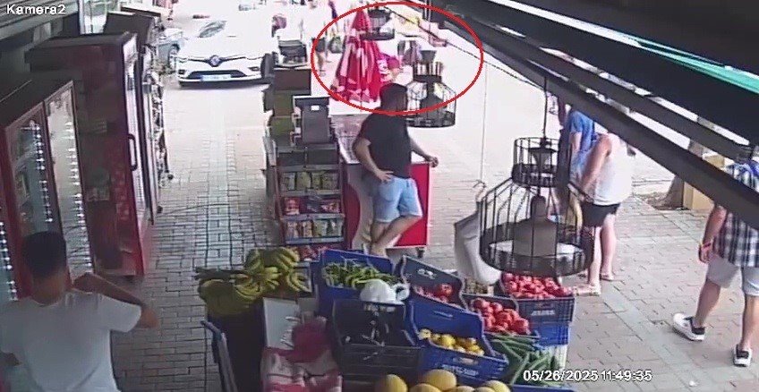 Kapkaça Uğrayan Alman Turist, Manavgat Sokaklarında Hırsız Kovaladı