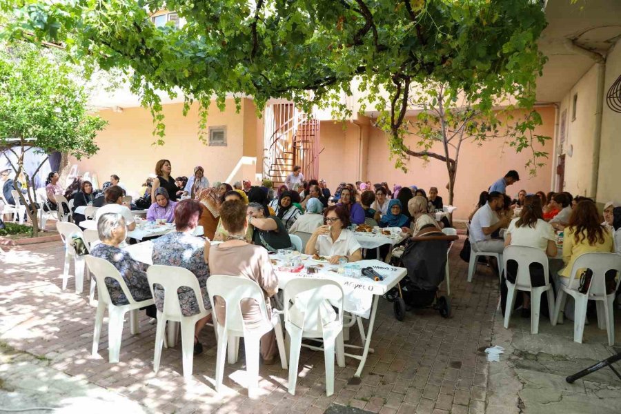 Alanya’da Kadın Politikaları Ve Aile Destek Merkezi Kadınların Yanında