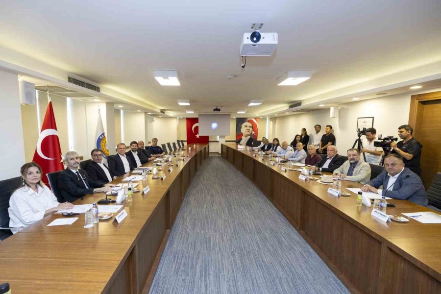 Başkan Seçer: "tarsus, Bütün Sektörlerde Büyüyebilecek Bir Kent"