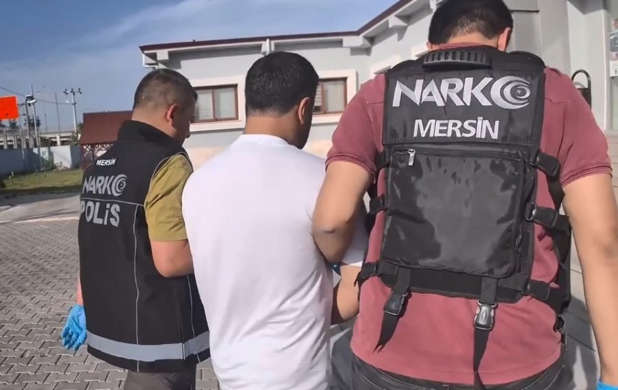 Uyuşturucu Tacirinin Zulası Şaşırttı: Kokain, Esrar Ve Silahlar Ele Geçirildi