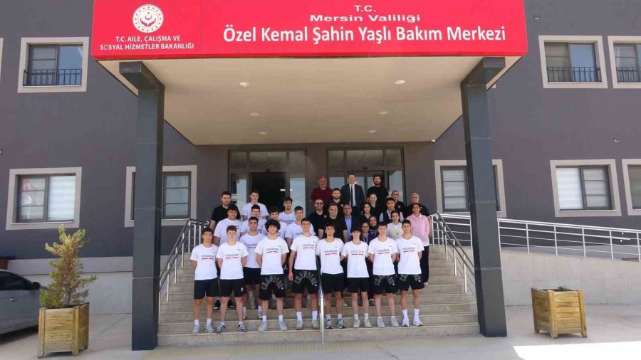 Genç Basketbolculardan Yaş Almışlara Anlamlı Ziyaret