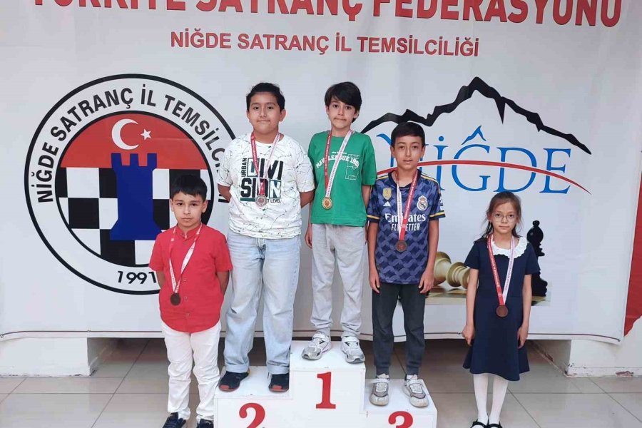 Niğde’de 19 Mayıs Satranç Turnuvası Tamamlandı