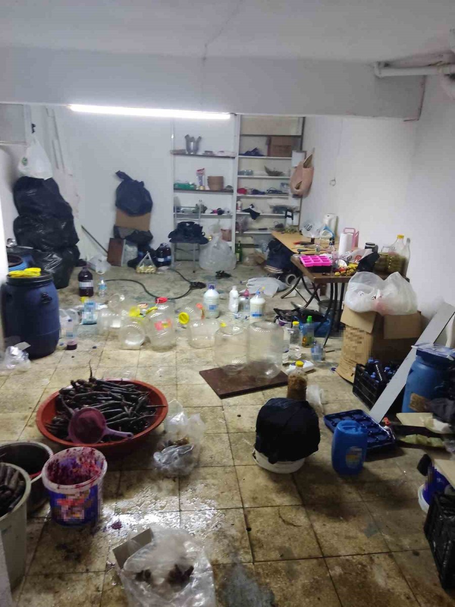 Halk Sağlığını Tehdit Eden Ruhsatsız Şalgam İmalathanesi Mühürlendi