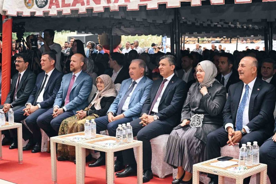 Bilal Erdoğan: "öğretmenlerimize Daha Çok Değer Vermeliyiz Çocuklarımızın Öğretmen Olmasını Teşvik Etmeliyiz"