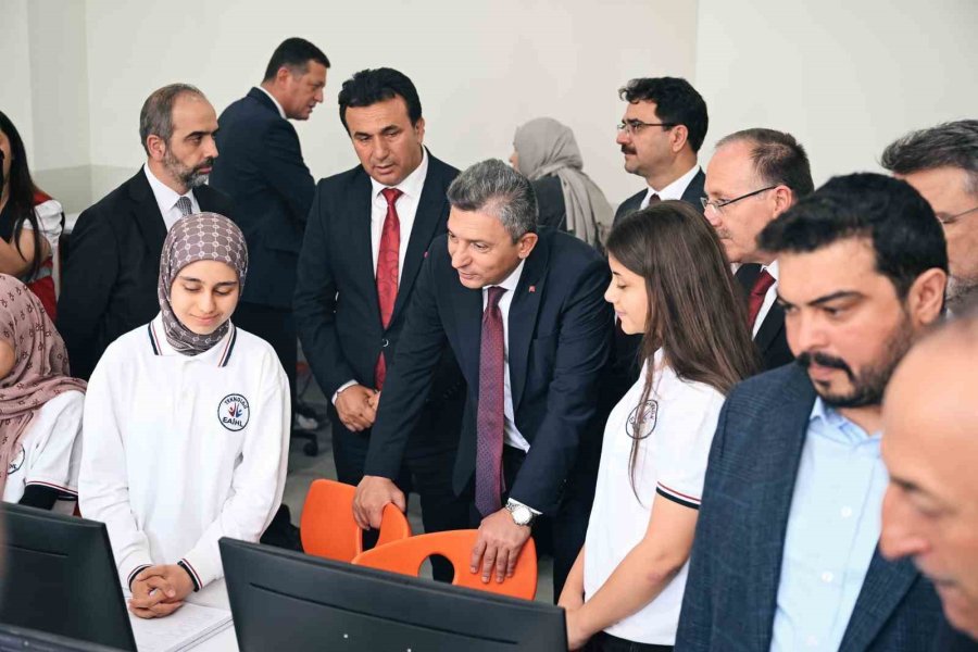 Bilal Erdoğan: "öğretmenlerimize Daha Çok Değer Vermeliyiz Çocuklarımızın Öğretmen Olmasını Teşvik Etmeliyiz"