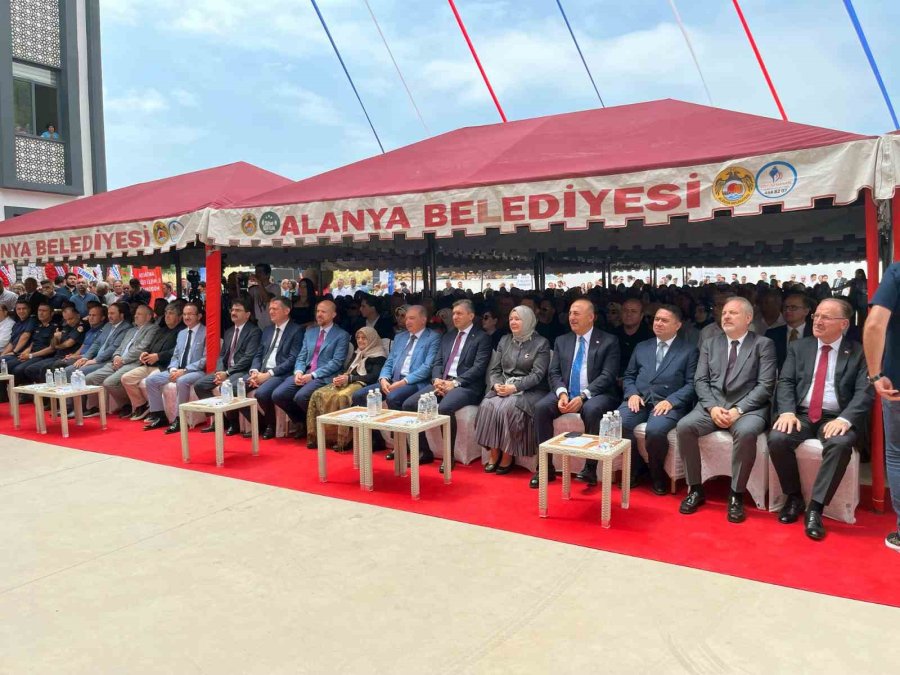 Bilal Erdoğan: "öğretmenlerimize Daha Çok Değer Vermeliyiz Çocuklarımızın Öğretmen Olmasını Teşvik Etmeliyiz"