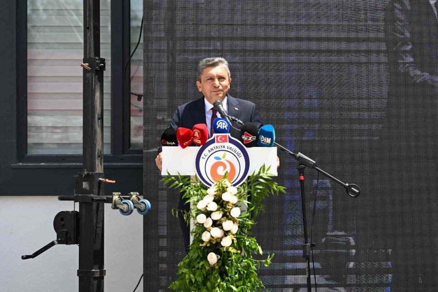 Bilal Erdoğan: "öğretmenlerimize Daha Çok Değer Vermeliyiz Çocuklarımızın Öğretmen Olmasını Teşvik Etmeliyiz"