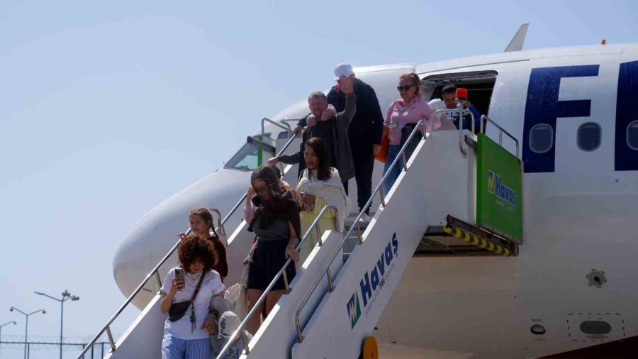 Kazakistan’dan Gazipaşa-alanya Havalimanı’na İlk Direkt Uçuş Gerçekleşti