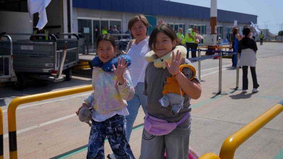 Kazakistan’dan Gazipaşa-alanya Havalimanı’na İlk Direkt Uçuş Gerçekleşti